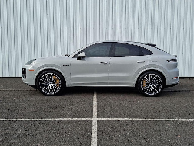 2025 Porsche Cayenne E-Hybrid Coupe