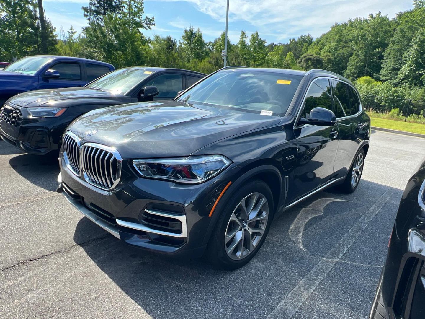 2023 BMW X5 xDrive45e's photo