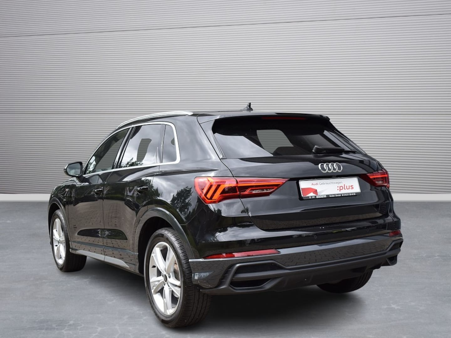 Bild über Audi Q3 S line 35 TFSI S tronic - für weitere Informationen kontaktieren Sie den Audi Partner