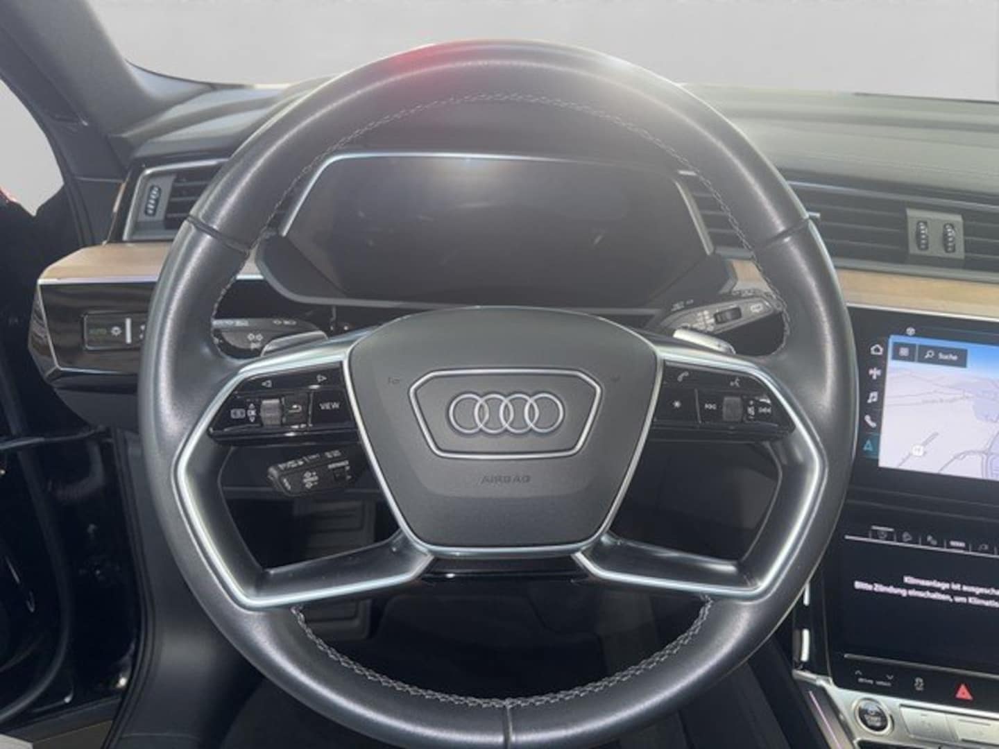 Bild über Audi Q8 e-tron advanced 55 e-tron quattro - für weitere Informationen kontaktieren Sie den Audi Partner