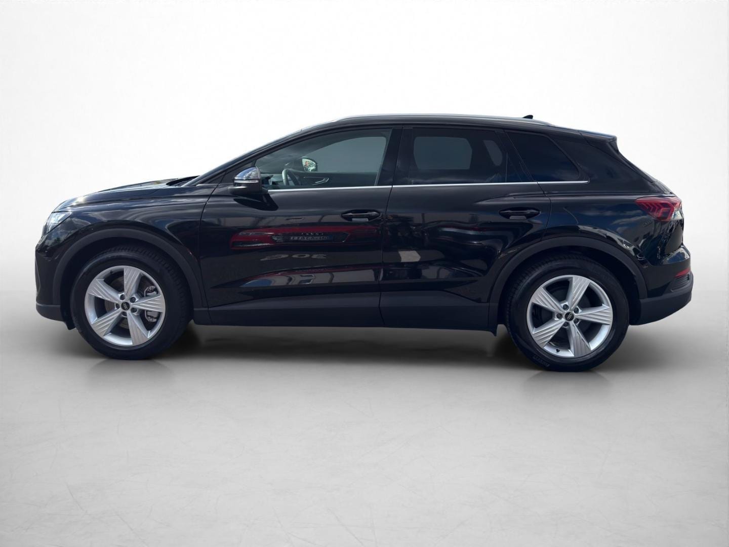 Bild über Audi Q4 e-tron 45 e-tron - für weitere Informationen kontaktieren Sie den Audi Partner