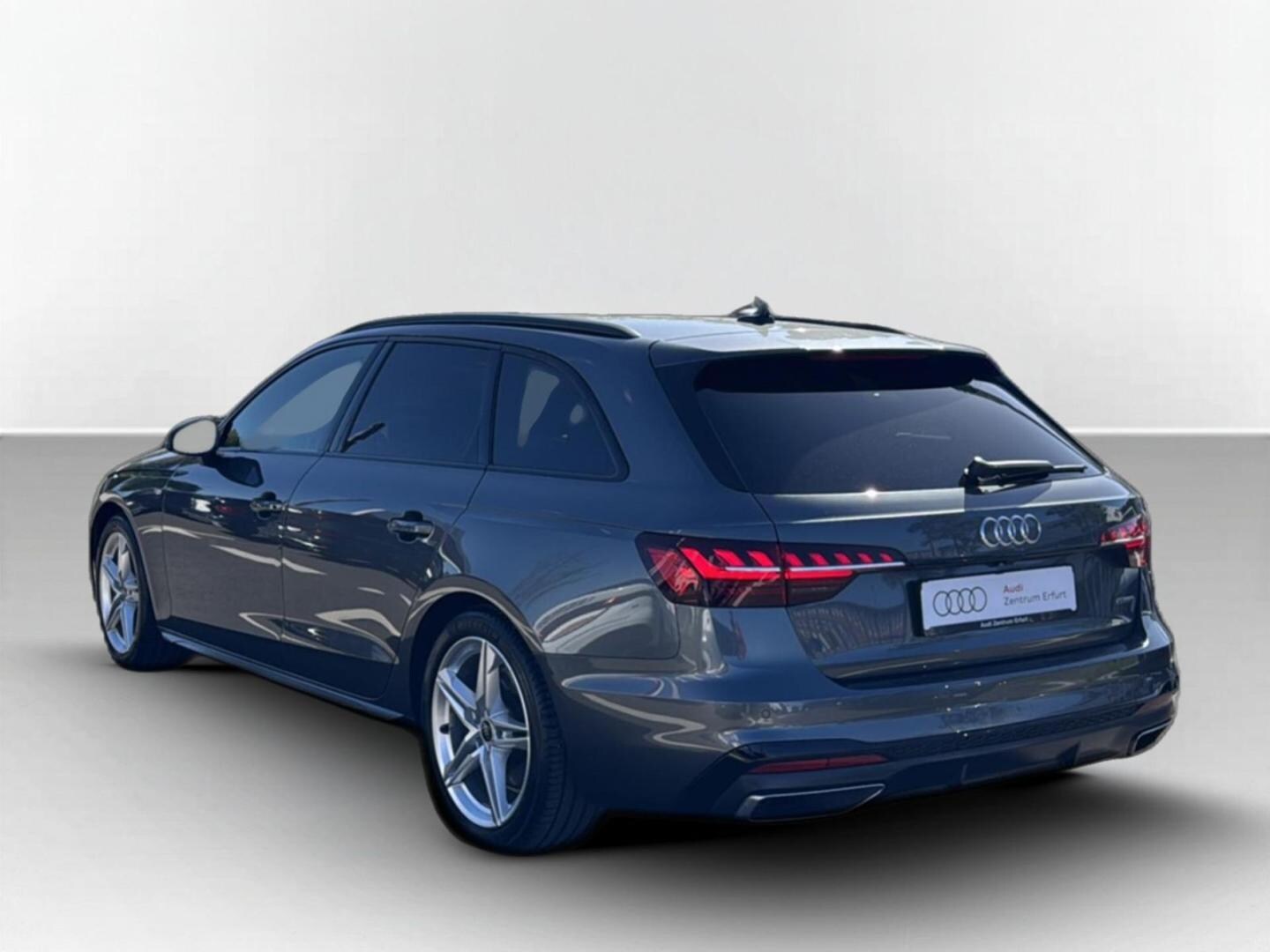 Bild über Audi A4 Avant S line 40 TFSI quattro S tronic - für weitere Informationen kontaktieren Sie den Audi Partner