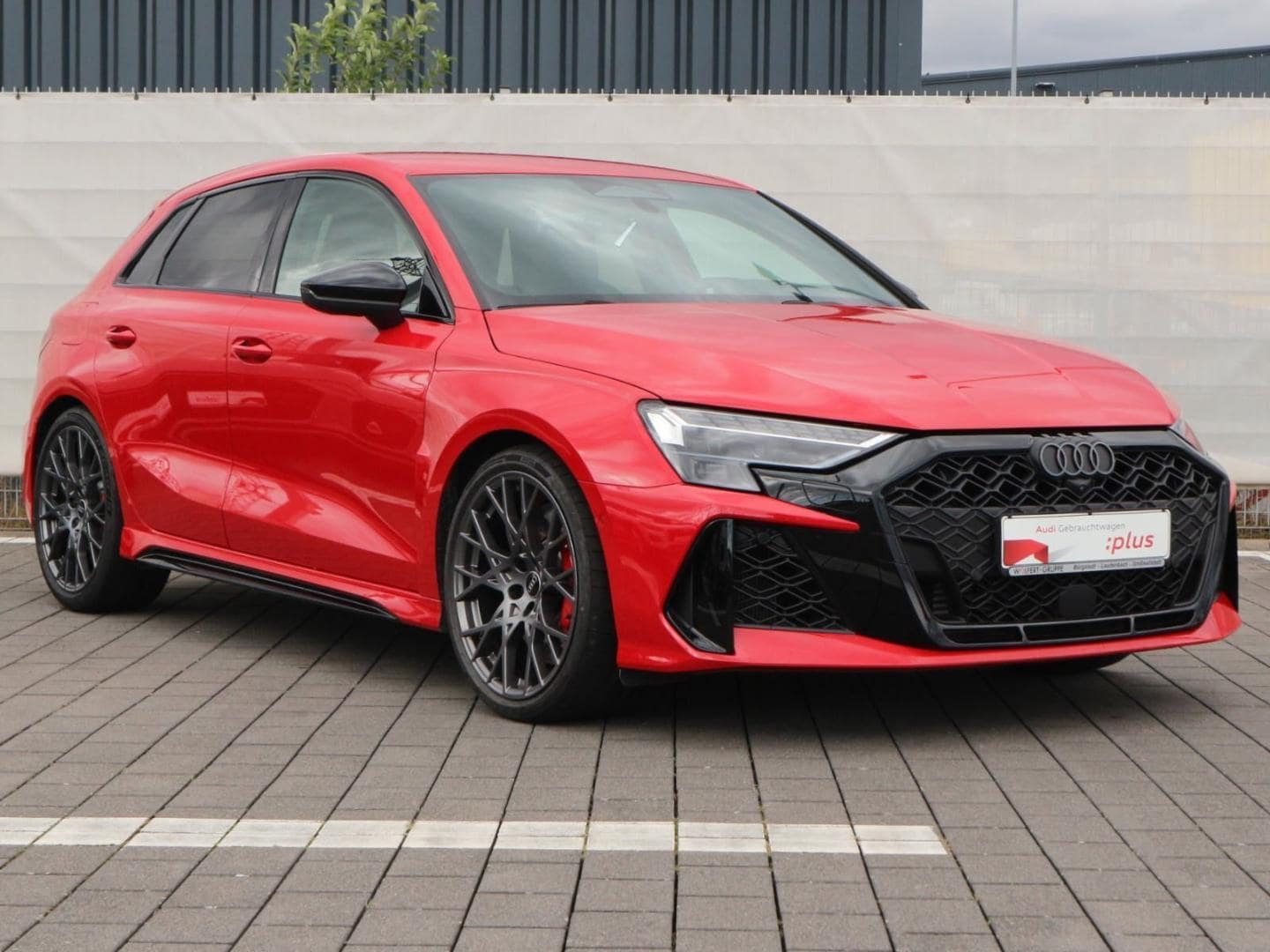 Bild über Audi RS 3 Sportback TFSI quattro 294 kW S tronic - für weitere Informationen kontaktieren Sie den Audi Partner