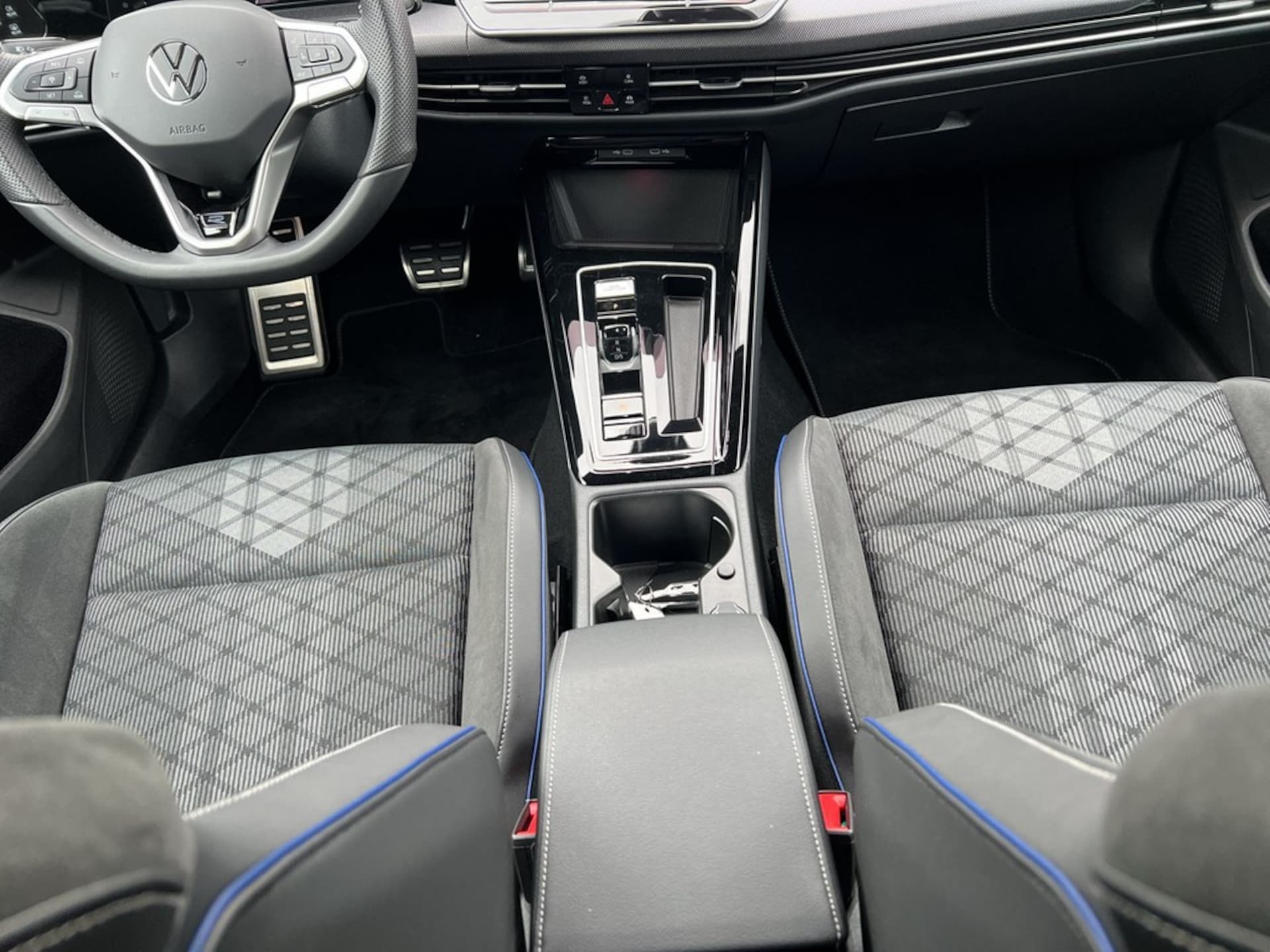 Volkswagen Golf R-Line