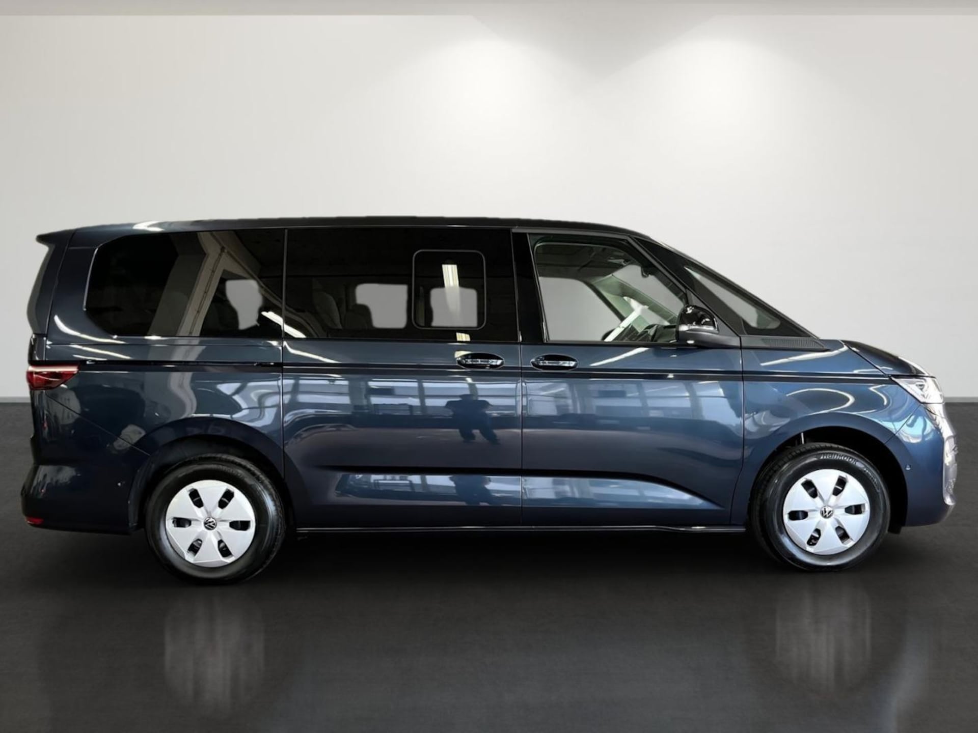 Volkswagen Multivan Langversion Basis-Modell