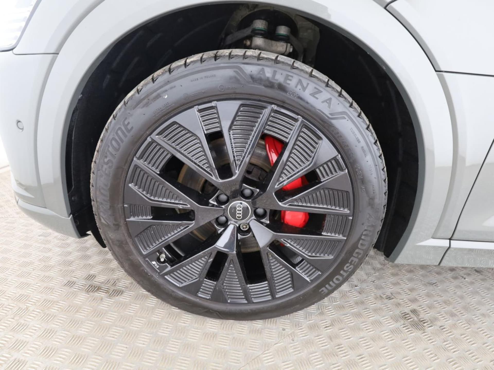 Audi Q8 e-tron S line