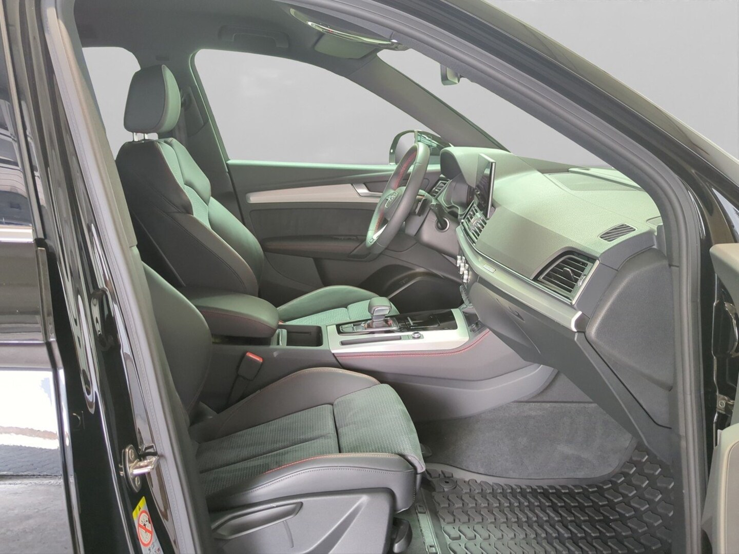 Bild über Audi Q5 Sportback 40 TDI quattro S tronic - für weitere Informationen kontaktieren Sie den Audi Partner