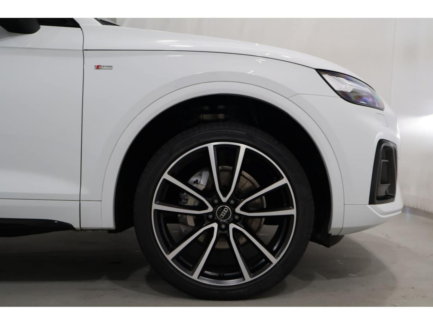 Bild über Audi Q5 40 TFSI quattro S tronic - für weitere Informationen kontaktieren Sie den Audi Partner