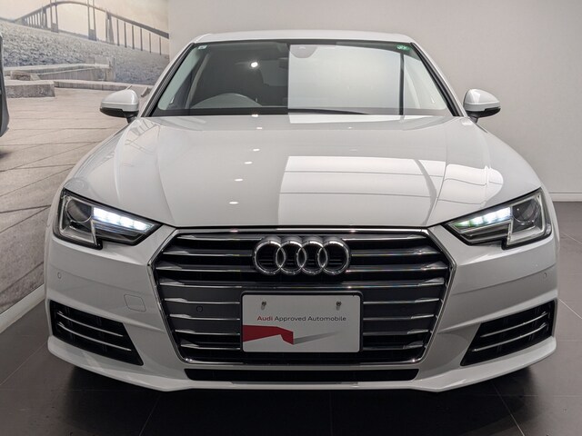 Audi A4 Sedan