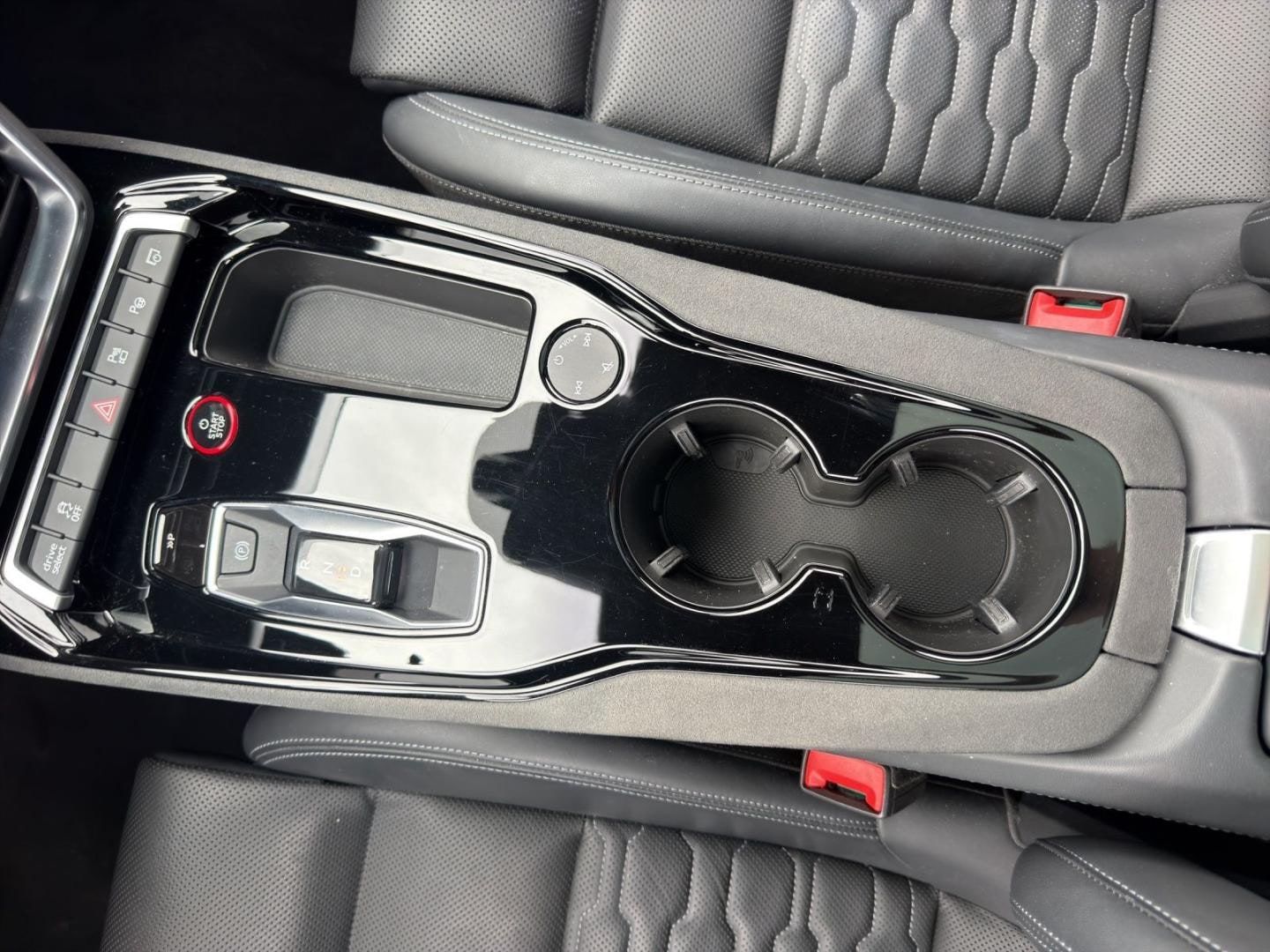 Bild über Audi RS e-tron GT e-tron quattro - für weitere Informationen kontaktieren Sie den Audi Partner
