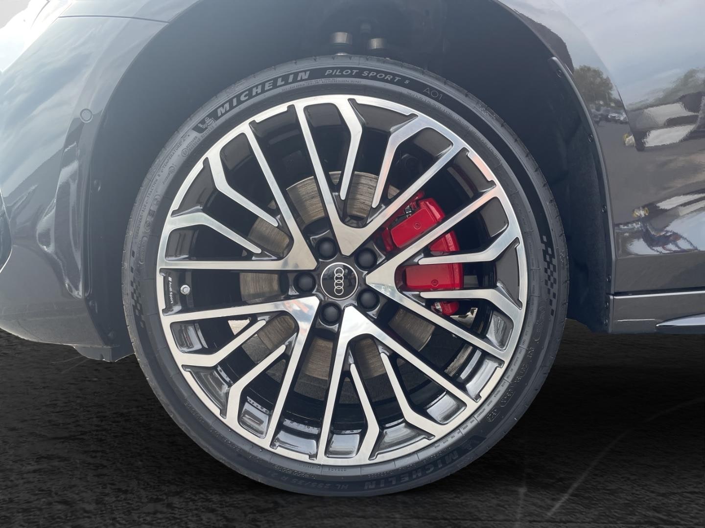 Bild über Audi A6 Avant e-hybrid edition one e-hybrid quattro 270 kW S tronic - für weitere Informationen kontaktieren Sie den Audi Partner