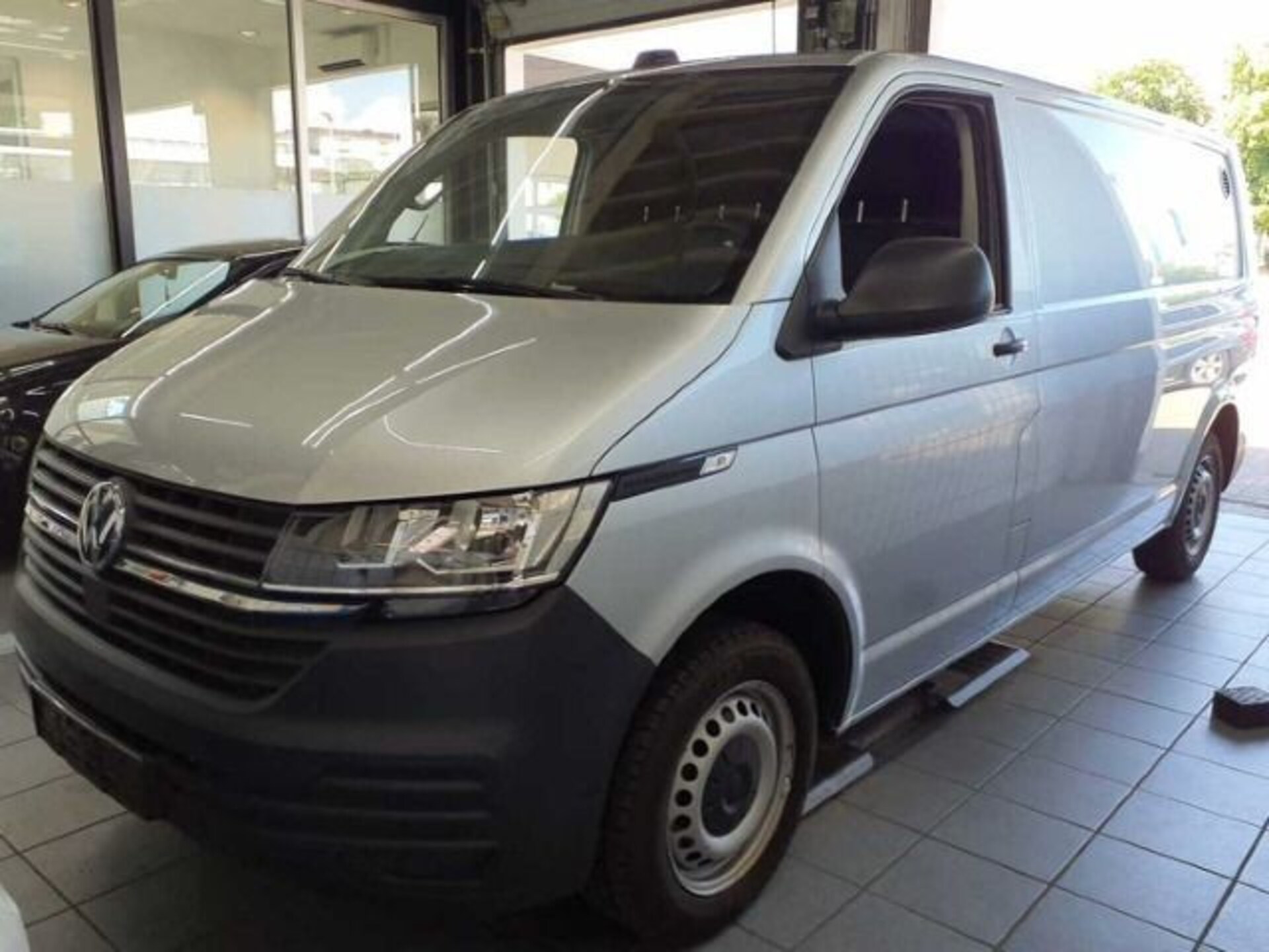 Volkswagen T6.1 Transporter Kasten langer Radstand
