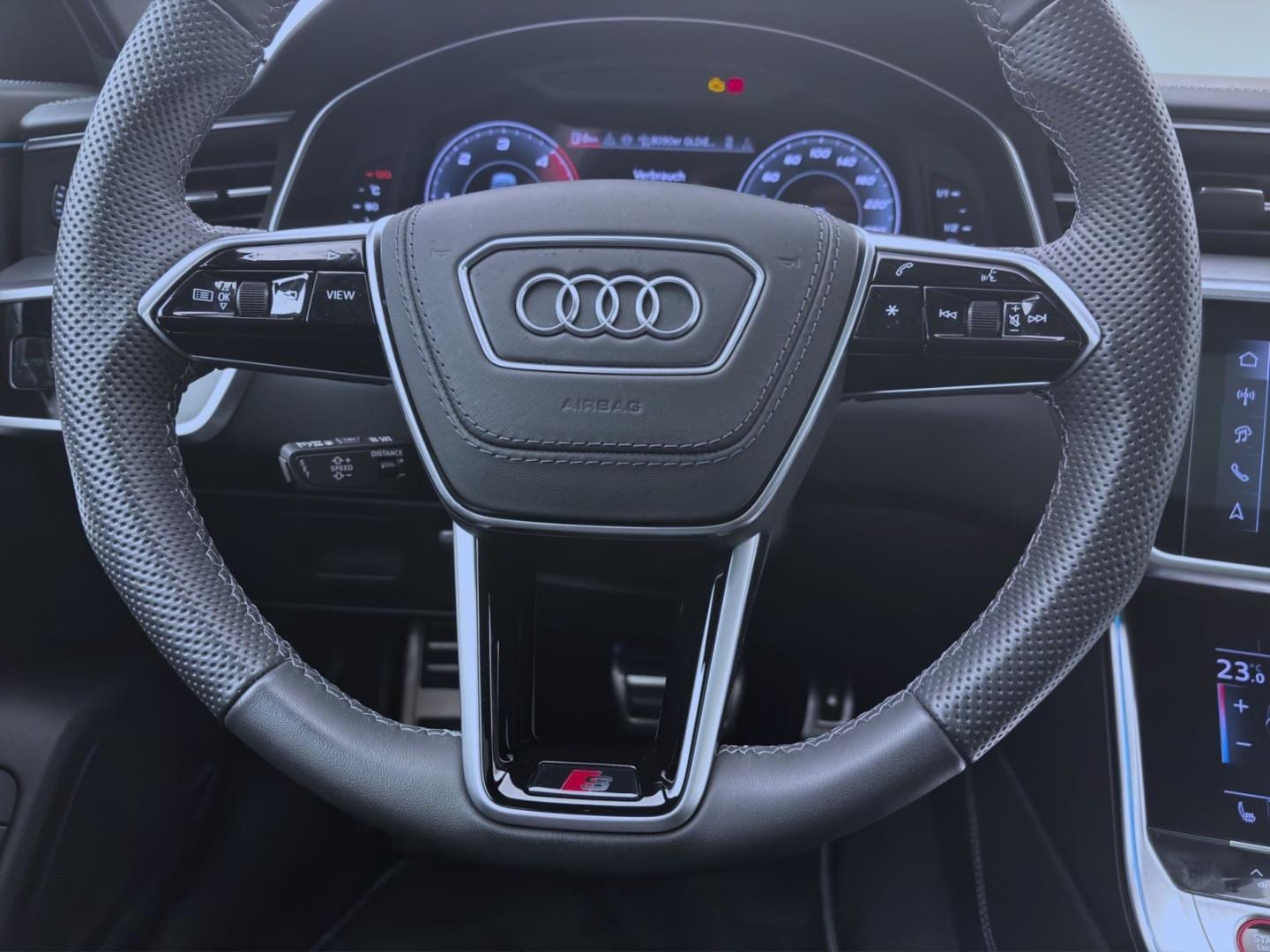 Bild über Audi S6 Avant TDI quattro tiptronic - für weitere Informationen kontaktieren Sie den Audi Partner