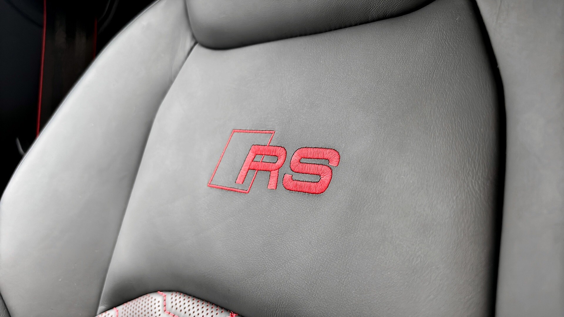 Bild som visar&nbsp;Audi RS 7 Sportback&nbsp;RS 7 Sportback performance 630 hk tiptronic - för mer information kontakta din Audi Partner