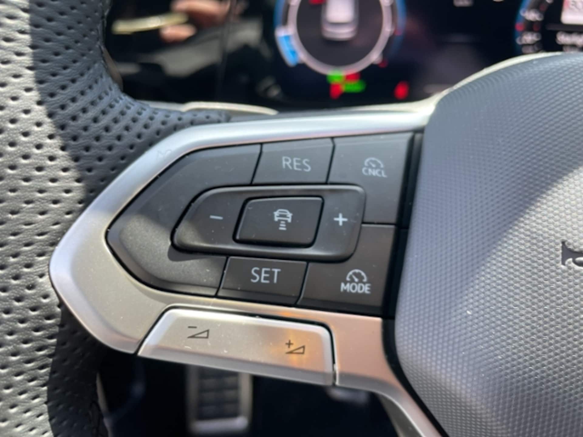 Volkswagen Golf R-Line