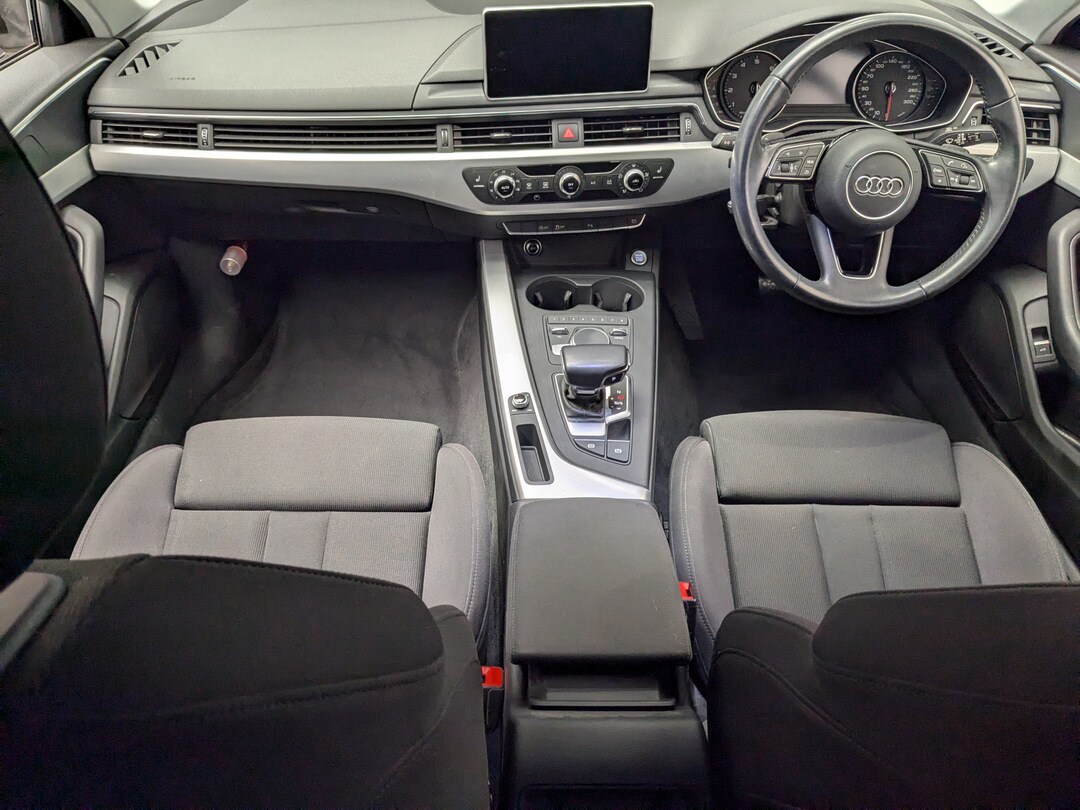 Audi A4 Sedan