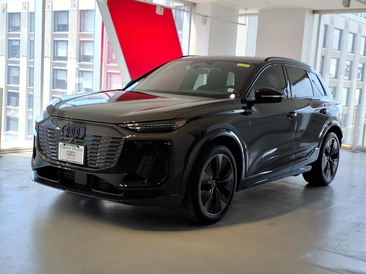 2025 Audi SQ6 e-tron Prestige quattro's photo