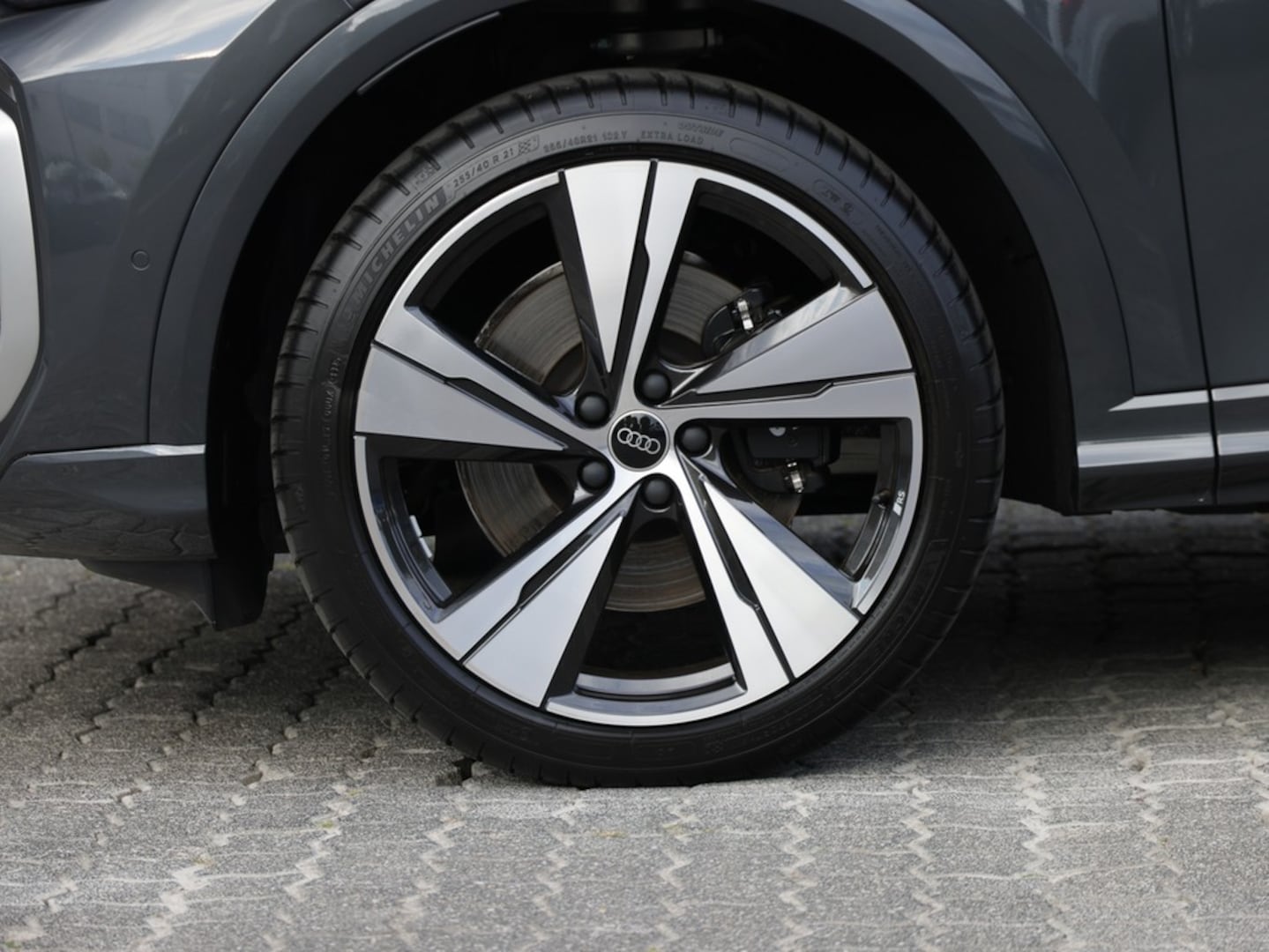 Bild über Audi SQ5 SUV TFSI 270 kW S tronic - für weitere Informationen kontaktieren Sie den Audi Partner