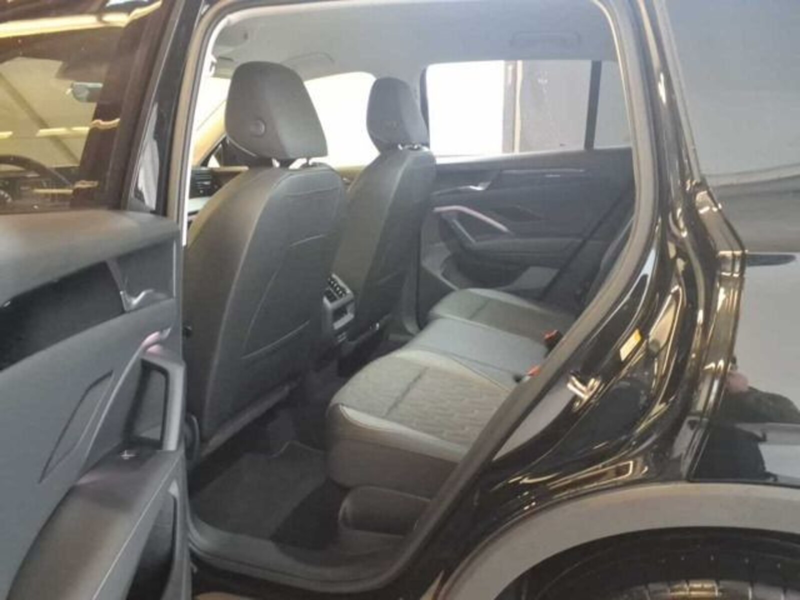 Volkswagen Tiguan – Bild 10