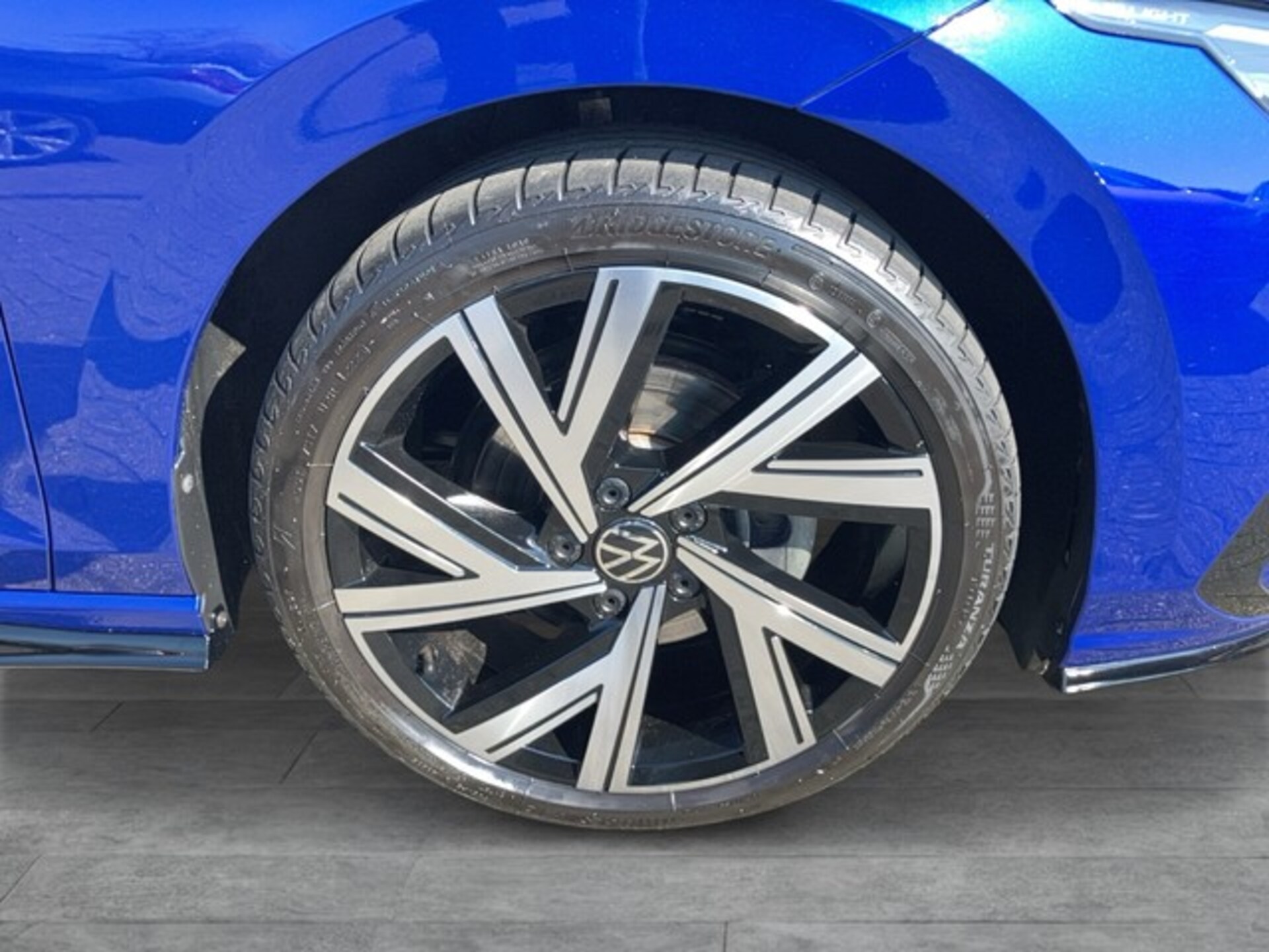 Volkswagen Golf R-Line