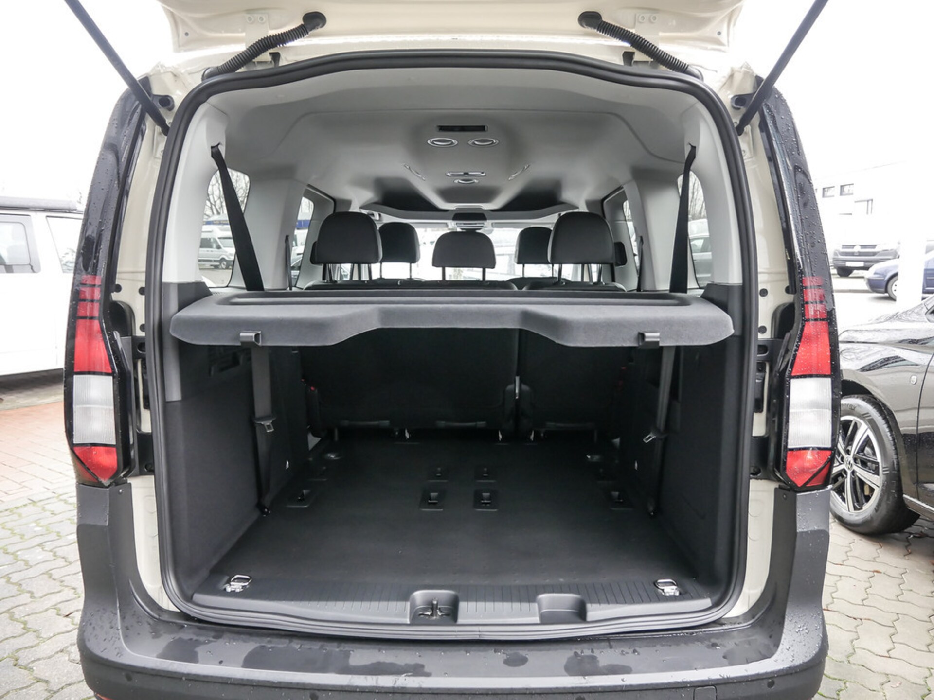 Volkswagen Caddy Maxi Basis-Modell