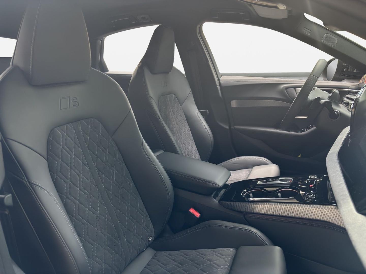 Bild über Audi A5 Limousine TFSI quattro 150 kW S tronic - für weitere Informationen kontaktieren Sie den Audi Partner