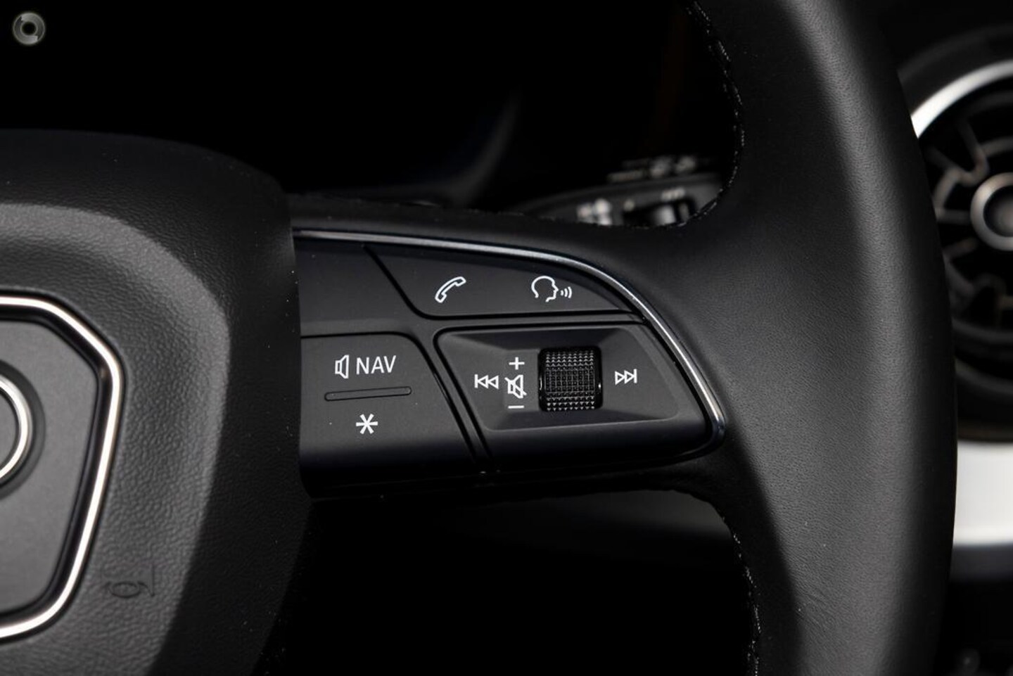 Image about Audi Q2 35 TFSI S tronic