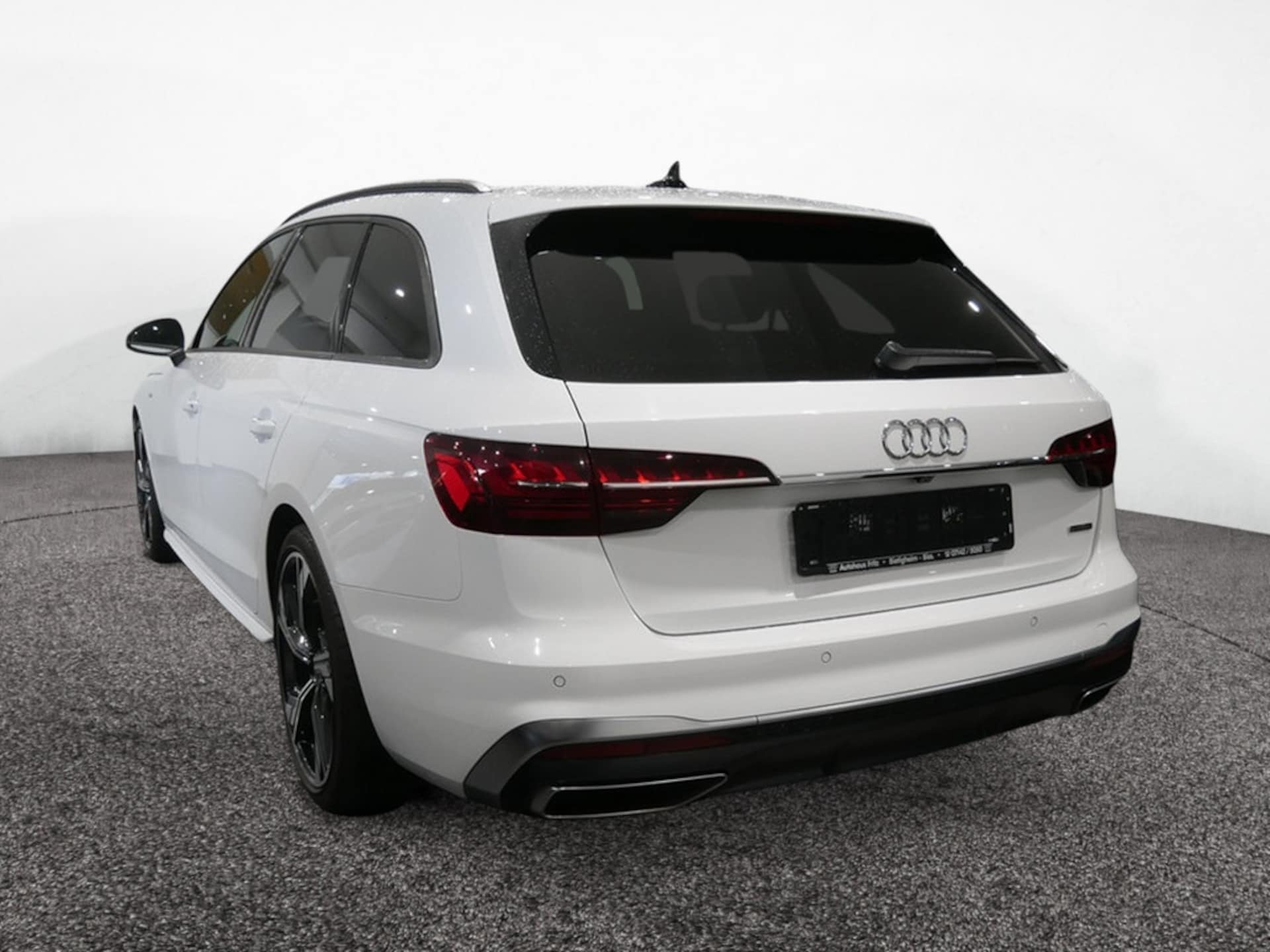 Audi A4 Avant S line