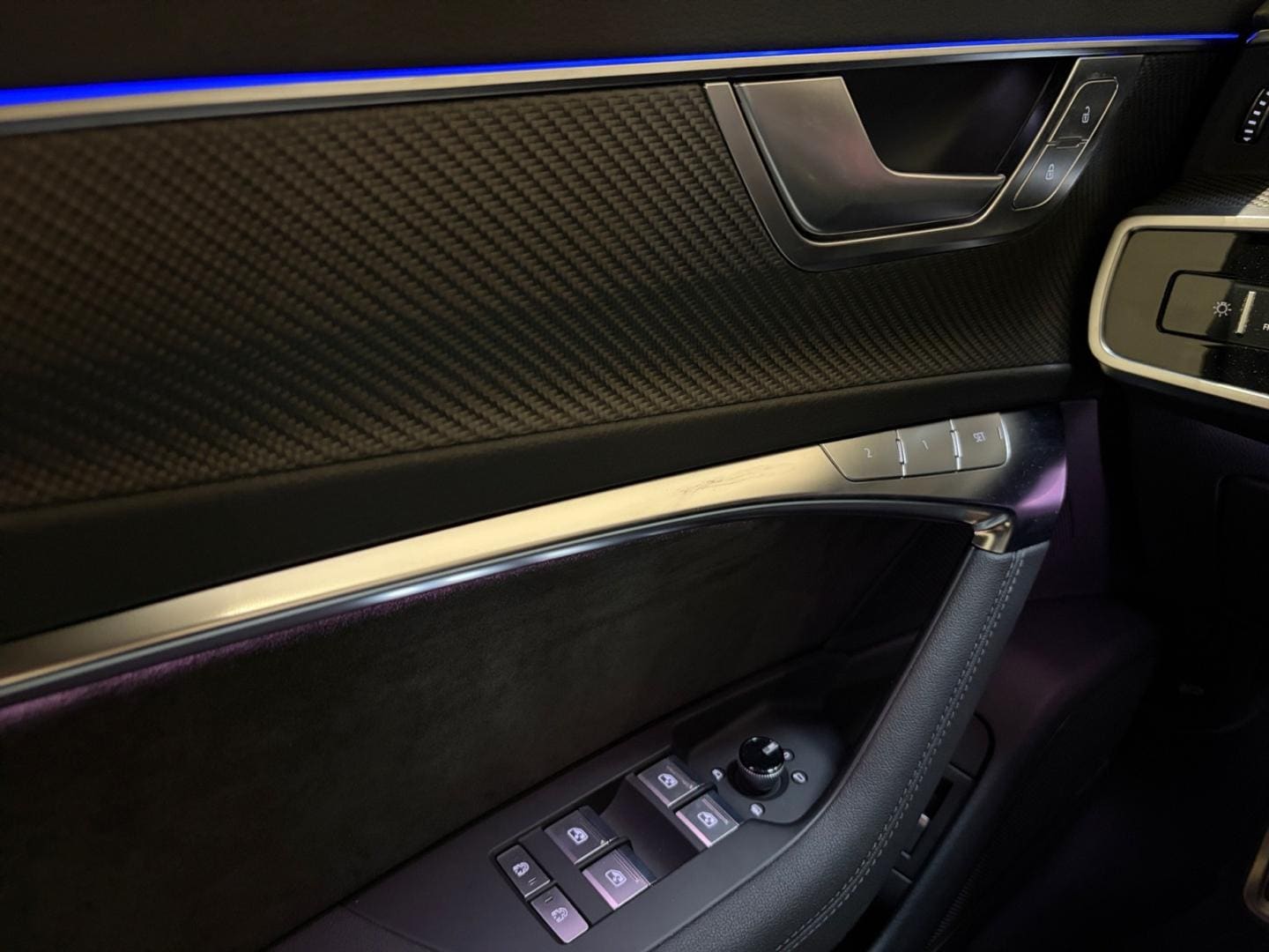 Bild som visar Audi RS 6 Avant RS 6 Avant 600 hk tiptronic - för mer information kontakta din Audi Partner