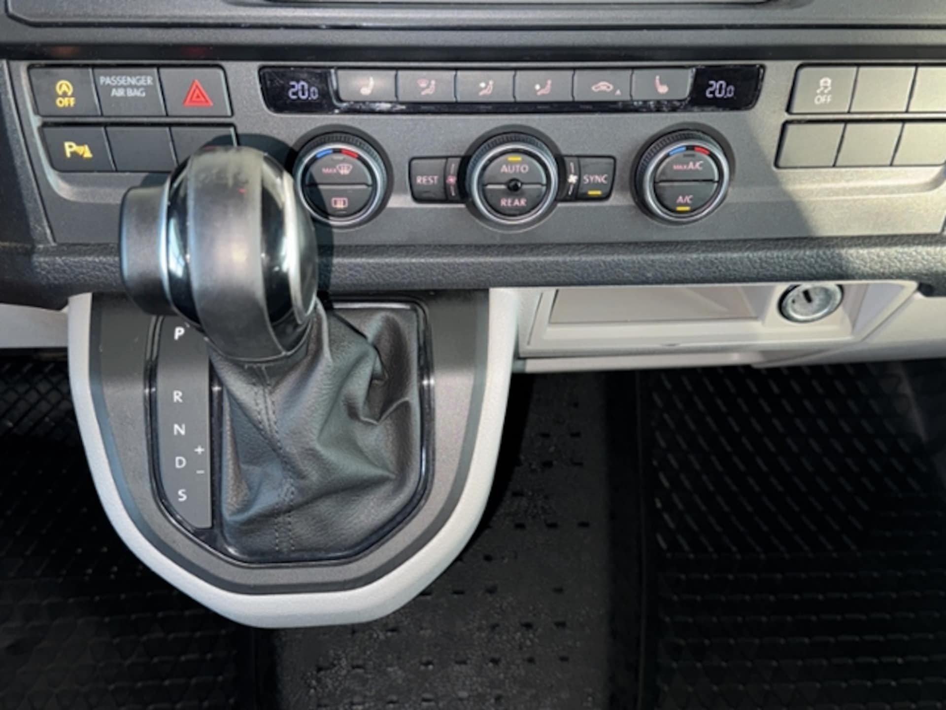Volkswagen T6 Caravelle langer Radstand Comfortline
