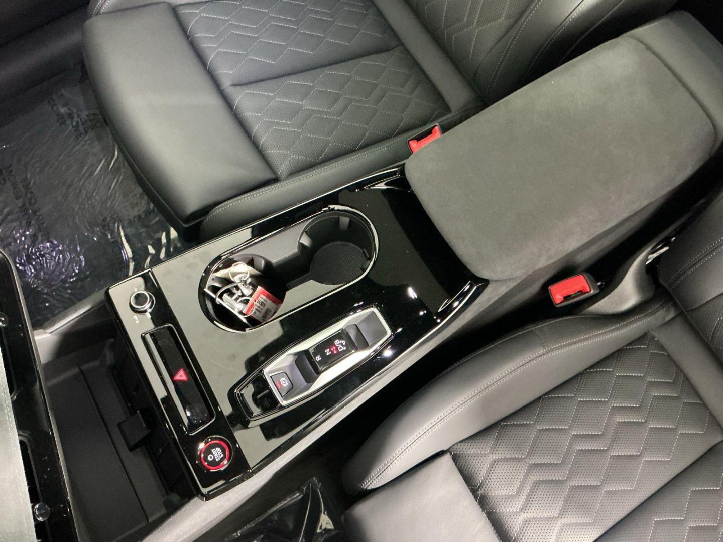 2025 Audi S6 Sportback e-tron Premium Plus - Photo 17