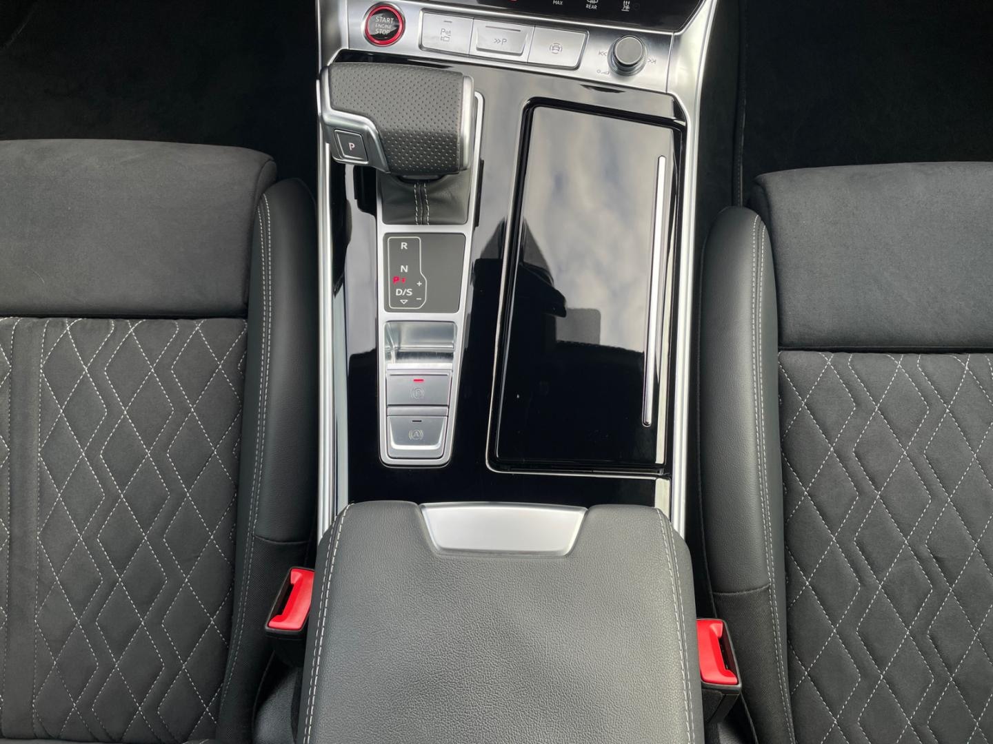 Bild über Audi S6 Avant TDI quattro tiptronic - für weitere Informationen kontaktieren Sie den Audi Partner