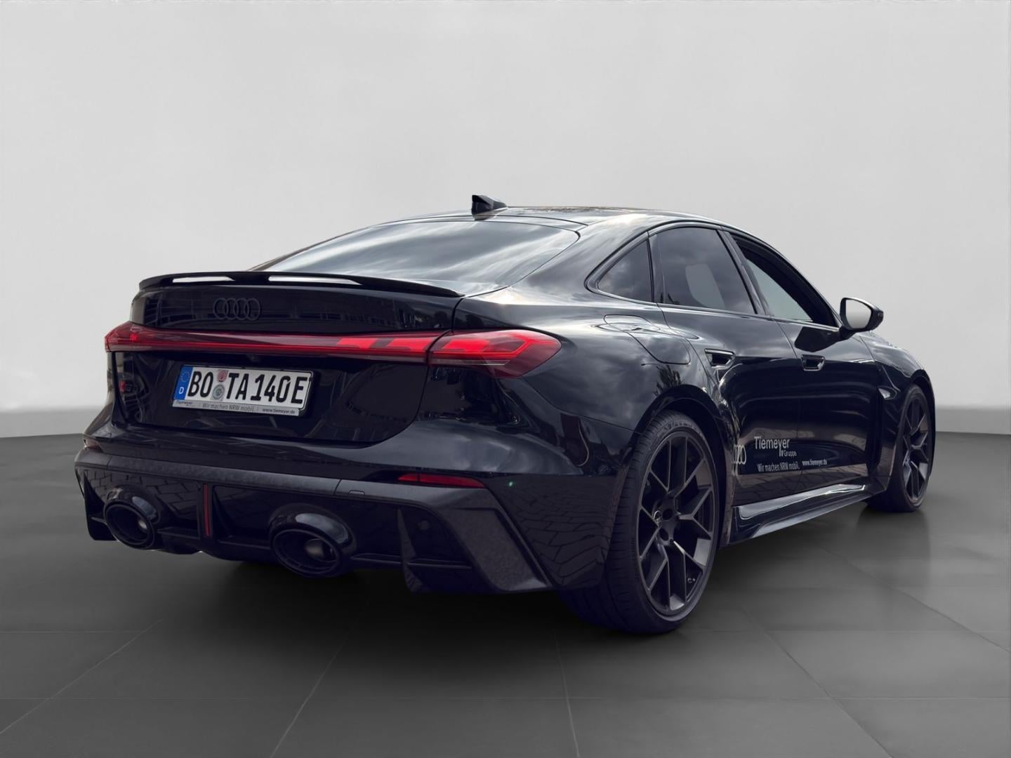 Bild über Audi RS 5 Limousine TFSI quattro 470 kW tiptronic - für weitere Informationen kontaktieren Sie den Audi Partner