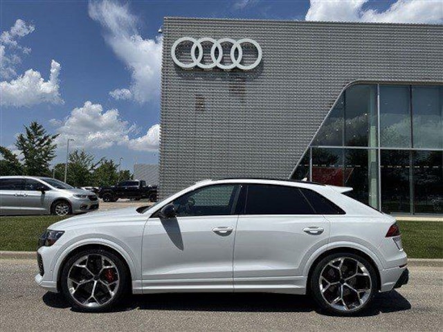 2026 Audi Q8