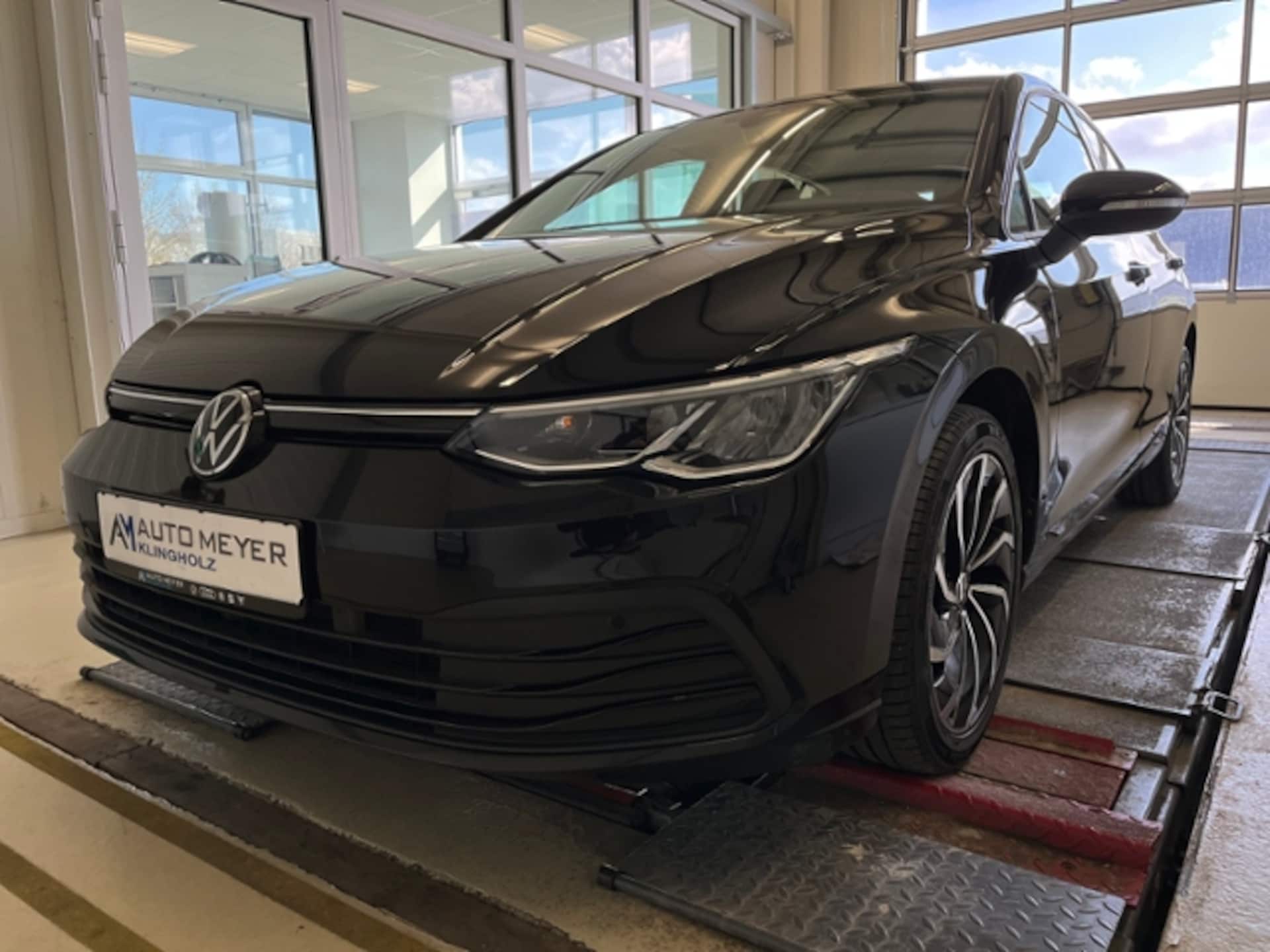 Volkswagen Golf Life