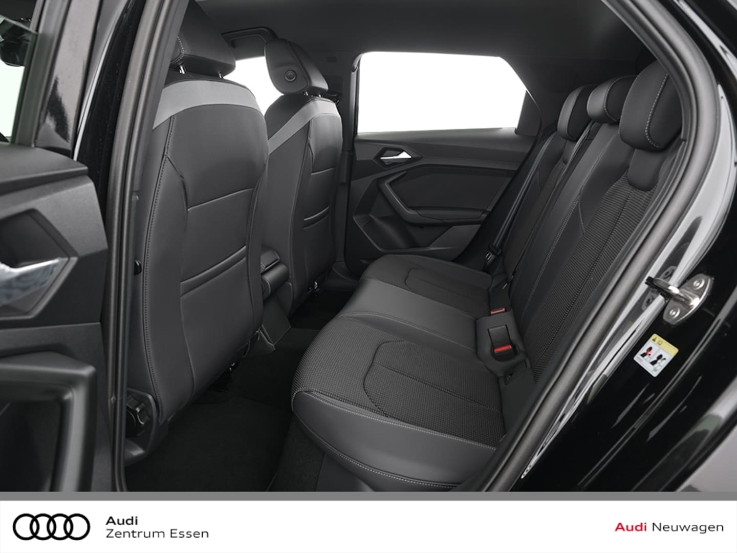 Bild über Audi A1 Sportback S line 30 TFSI S tronic - für weitere Informationen kontaktieren Sie den Audi Partner