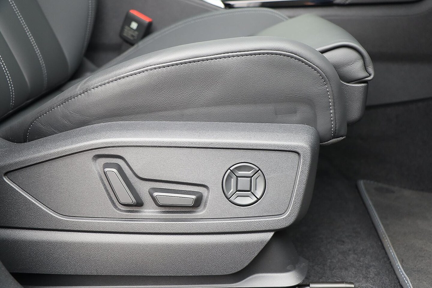 Image about Audi Q5 Sportback TDI quattro 150 kW sport
