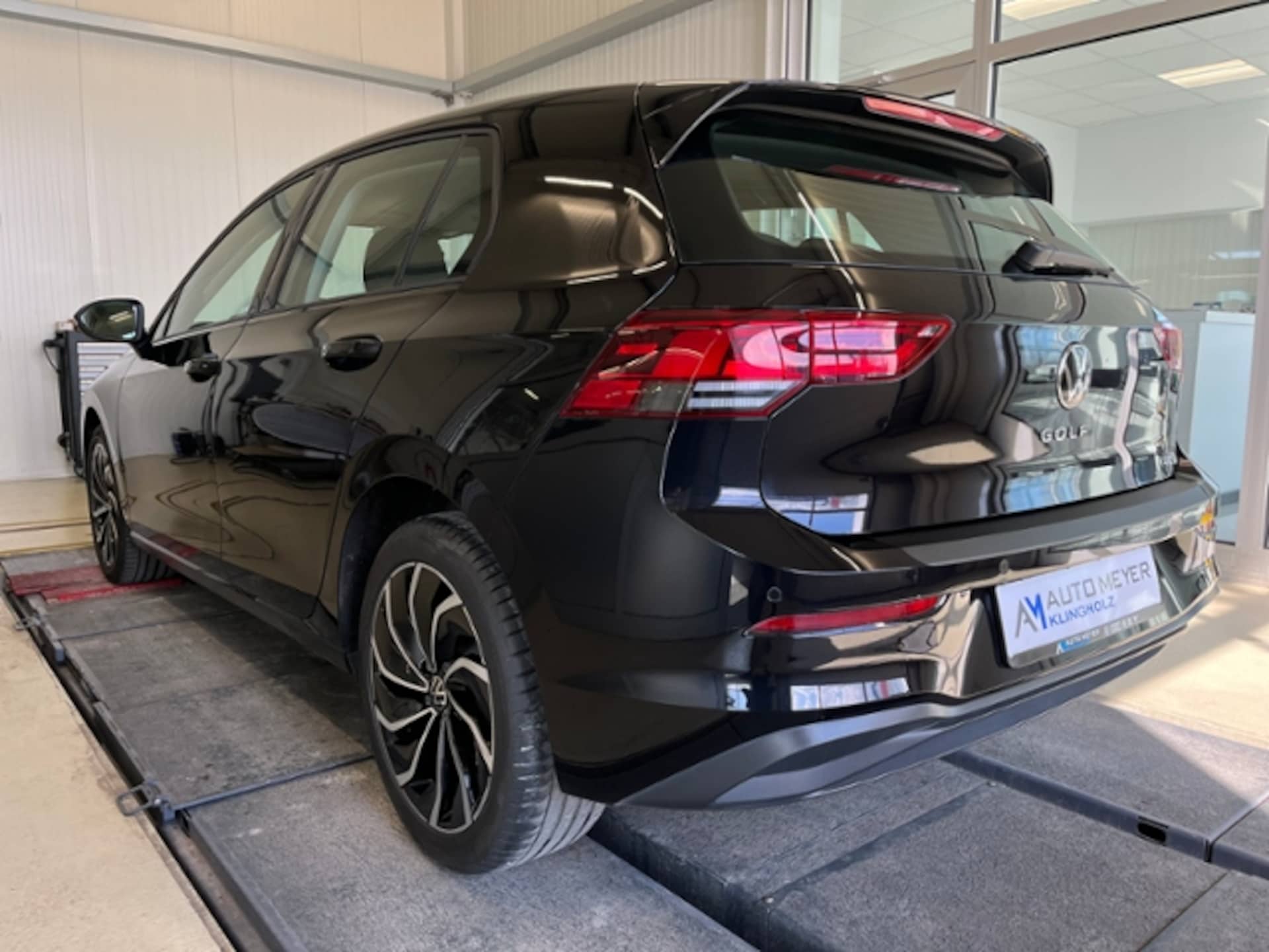 Volkswagen Golf Life