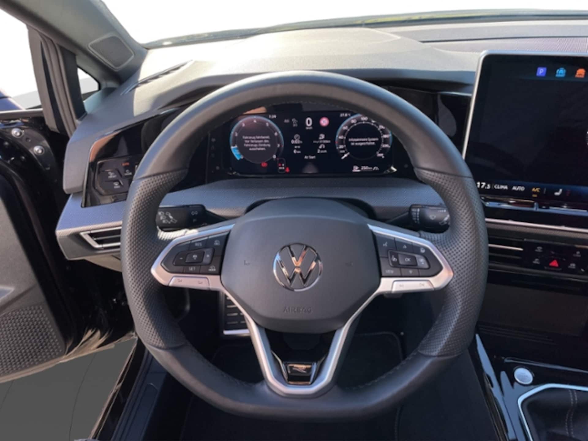 Volkswagen Golf R-Line