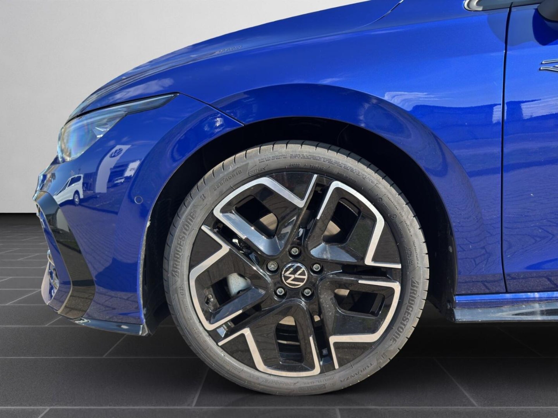Volkswagen Golf R-Line
