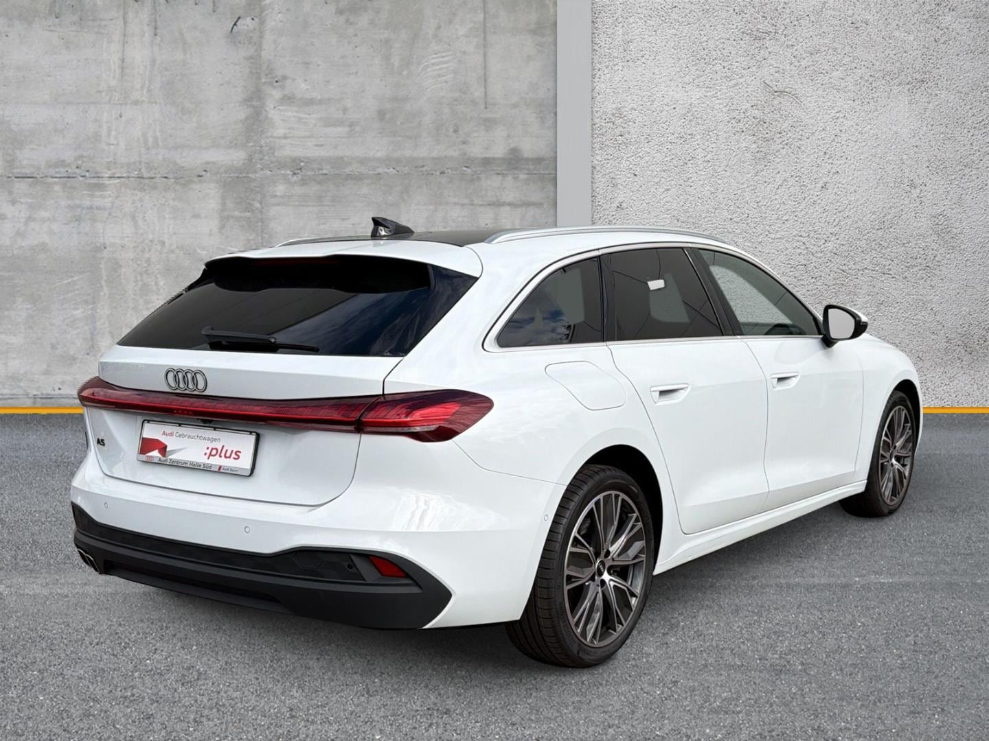Bild über Audi A5 Avant TDI 150 kW S tronic - für weitere Informationen kontaktieren Sie den Audi Partner