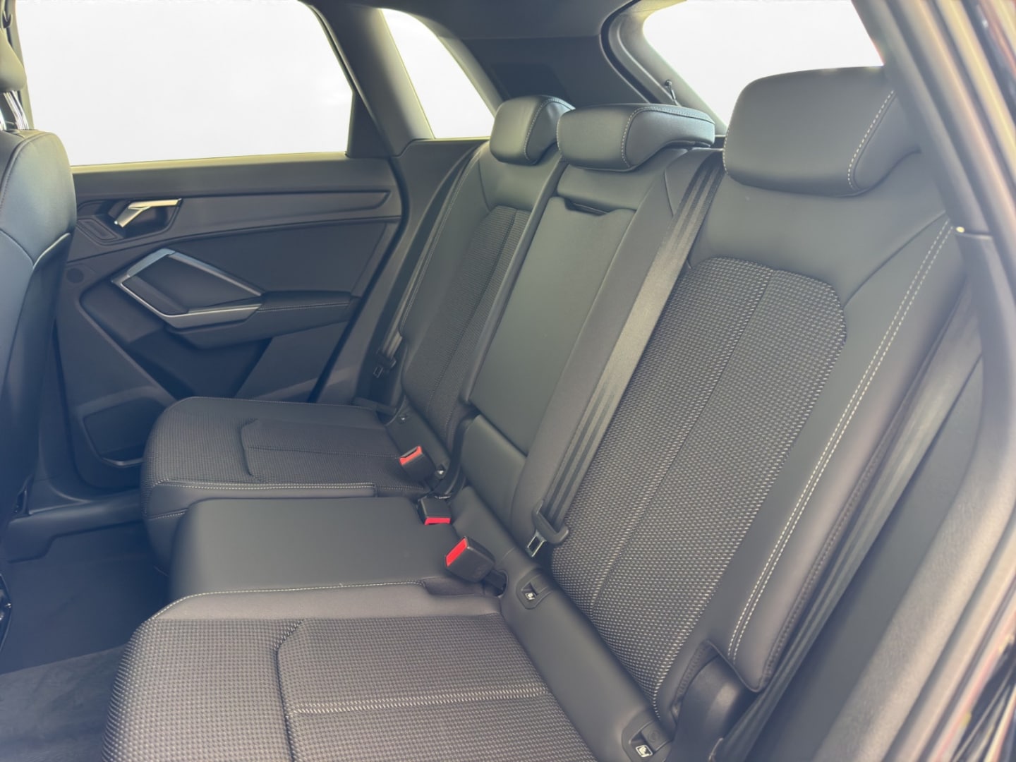 Bild über Audi Q3 TDI 110 kW S tronic - für weitere Informationen kontaktieren Sie den Audi Partner