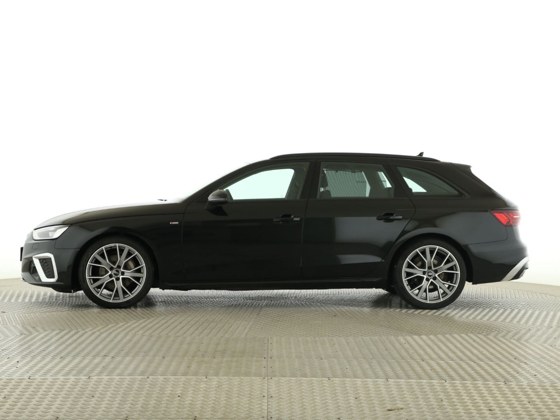 Audi A4 Avant S line