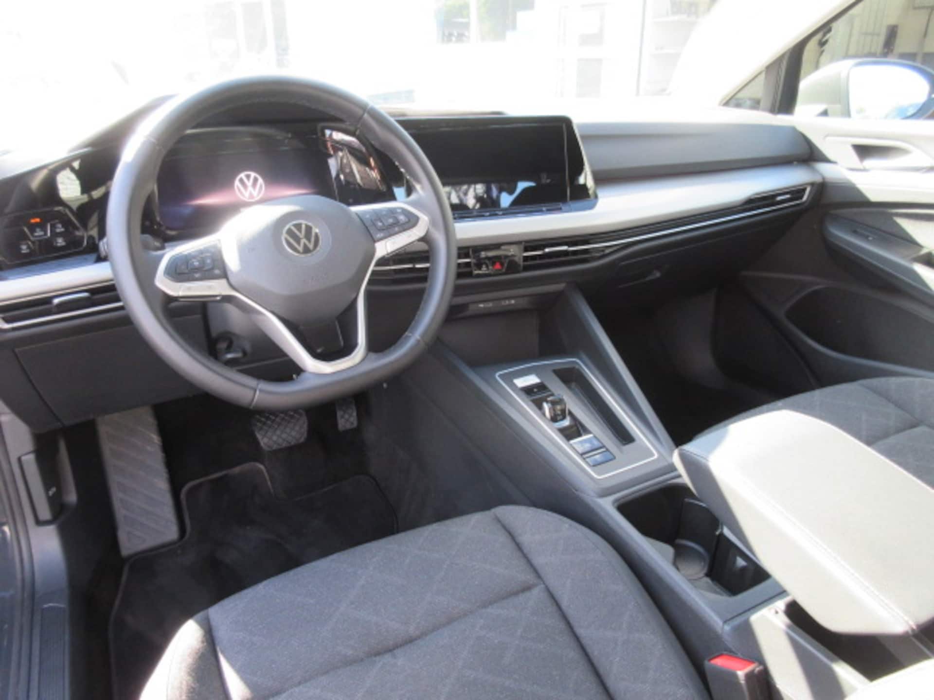 Volkswagen Golf Life