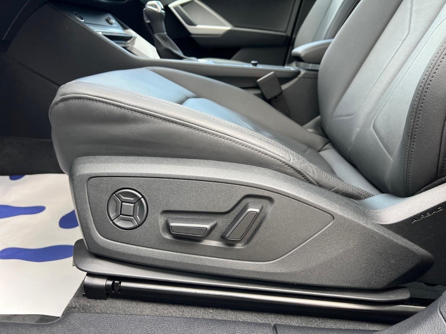 Bild über Audi Q3 advanced 40 TFSI quattro S tronic - für weitere Informationen kontaktieren Sie den Audi Partner