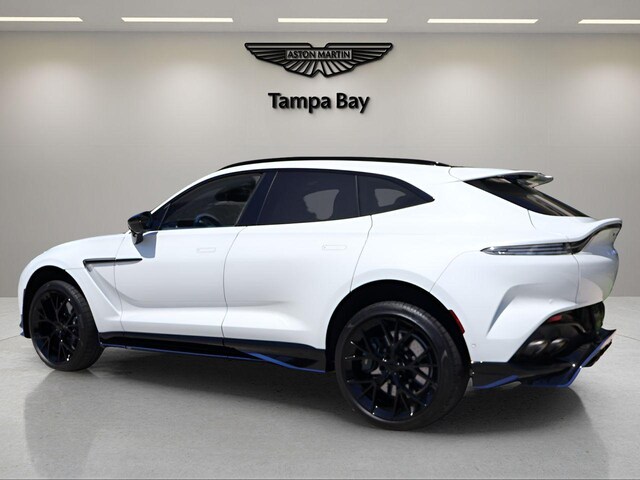 2025 Aston Martin DBX