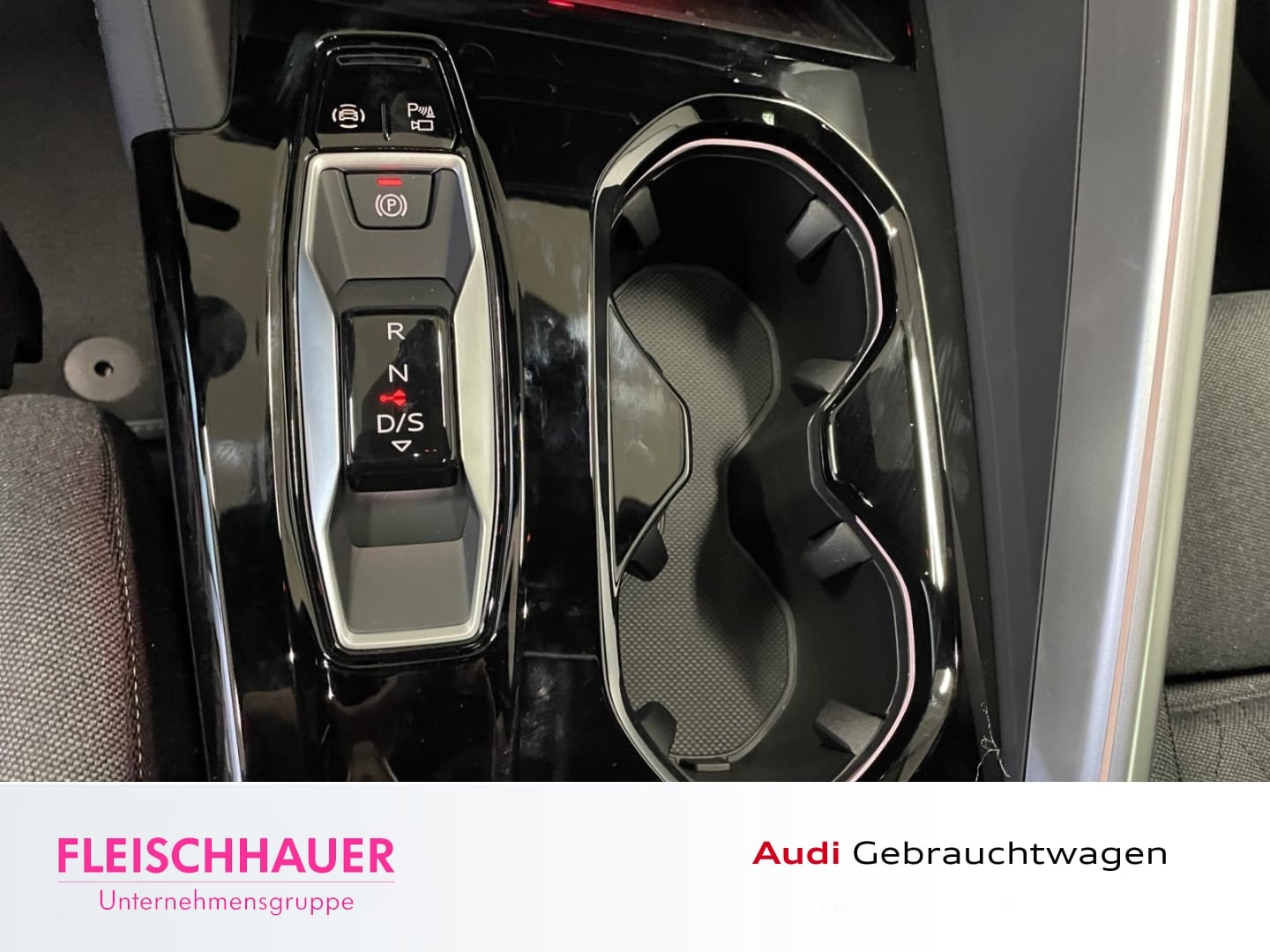 Bild über Audi Q5 SUV TDI quattro 150 kW S tronic - für weitere Informationen kontaktieren Sie den Audi Partner