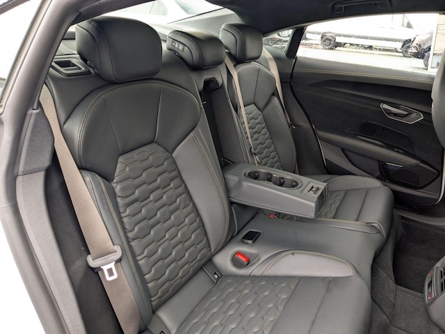 2026 Audi RS e-tron GT Performance Base - Photo 15