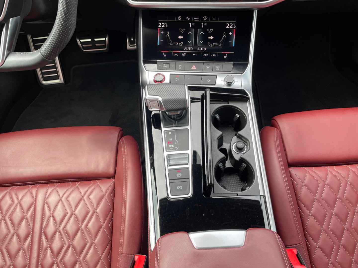 Bild über Audi S6 Avant TDI quattro tiptronic - für weitere Informationen kontaktieren Sie den Audi Partner