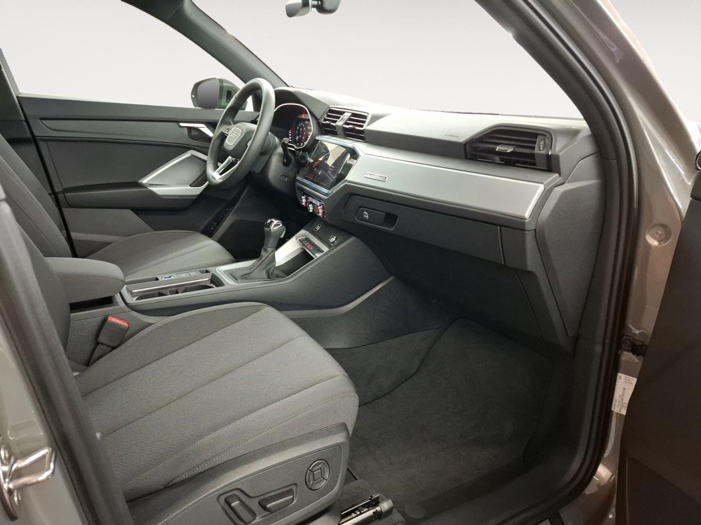 Bild über Audi Q3 TFSI quattro 140 kW S tronic - für weitere Informationen kontaktieren Sie den Audi Partner